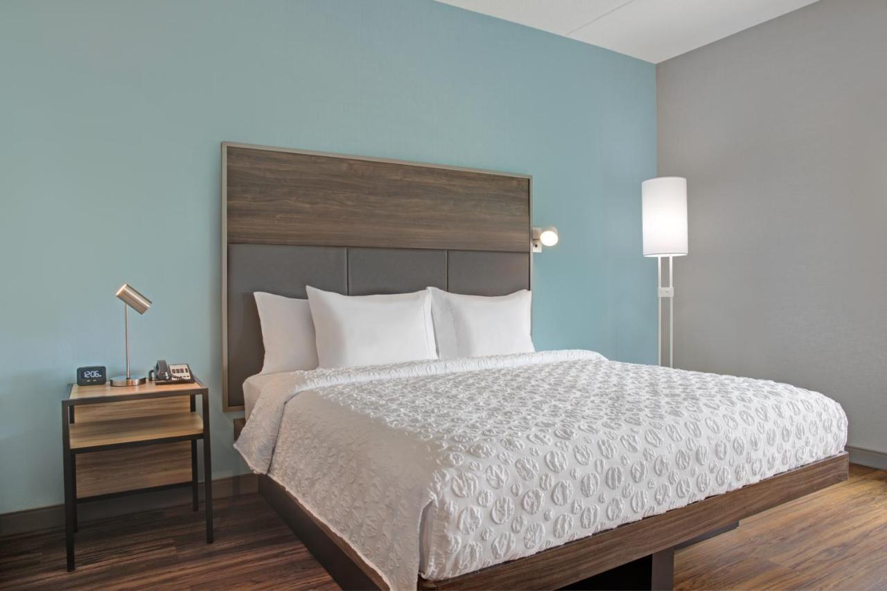 Готель Tru By Hilton Toronto Airport West Місісаґа Екстер'єр фото
