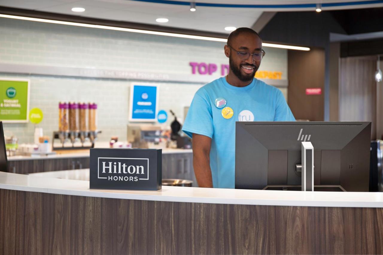 Готель Tru By Hilton Toronto Airport West Місісаґа Екстер'єр фото
